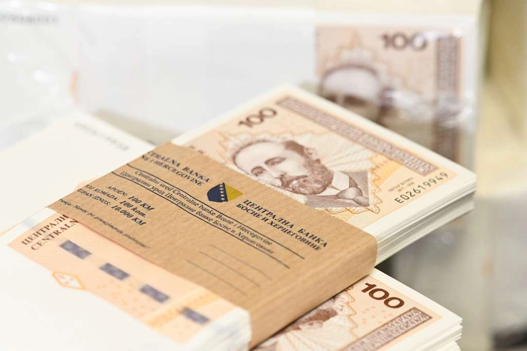 Federacija BiH: Prosječna neto plaća u listopadu iznosila 1.632 KM, a bruto 2.549 KM